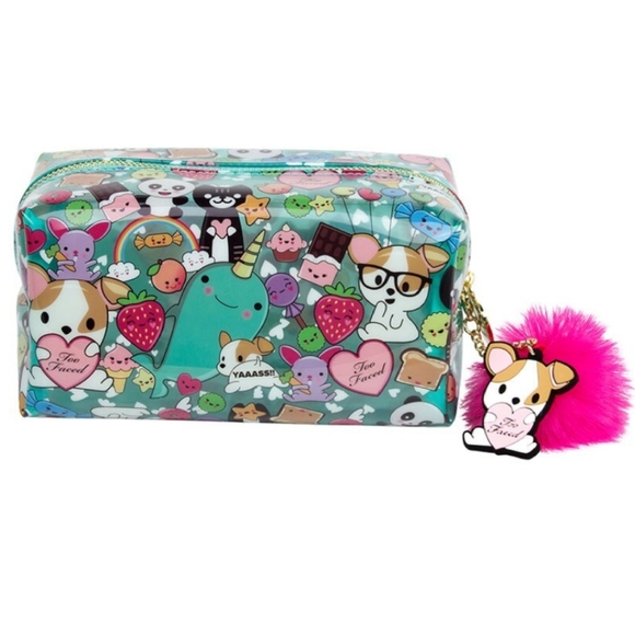 LIMITED EDITION TOO FACED CLOVER COSMETIC POUCH. - Picture 3 of 6